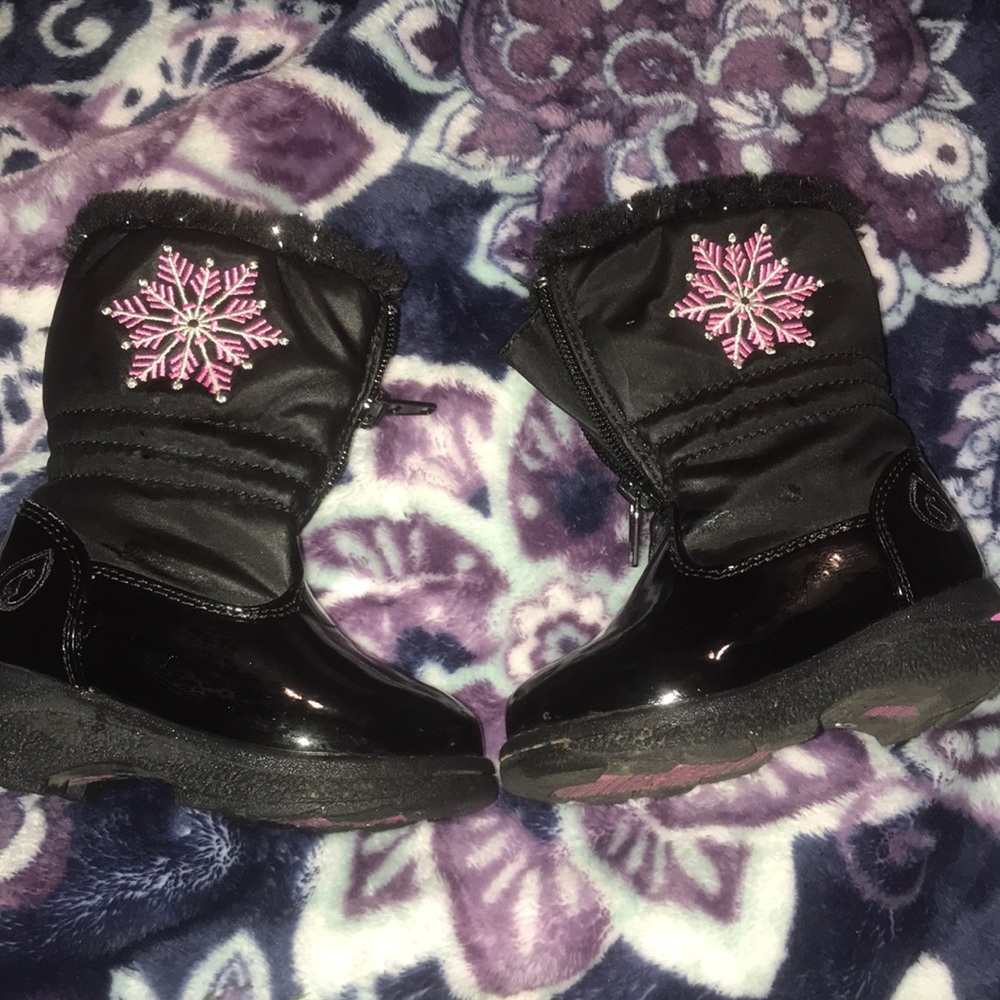 kids sporto size 5 boots